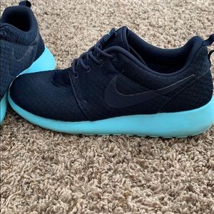 Nike Roshe 9.5